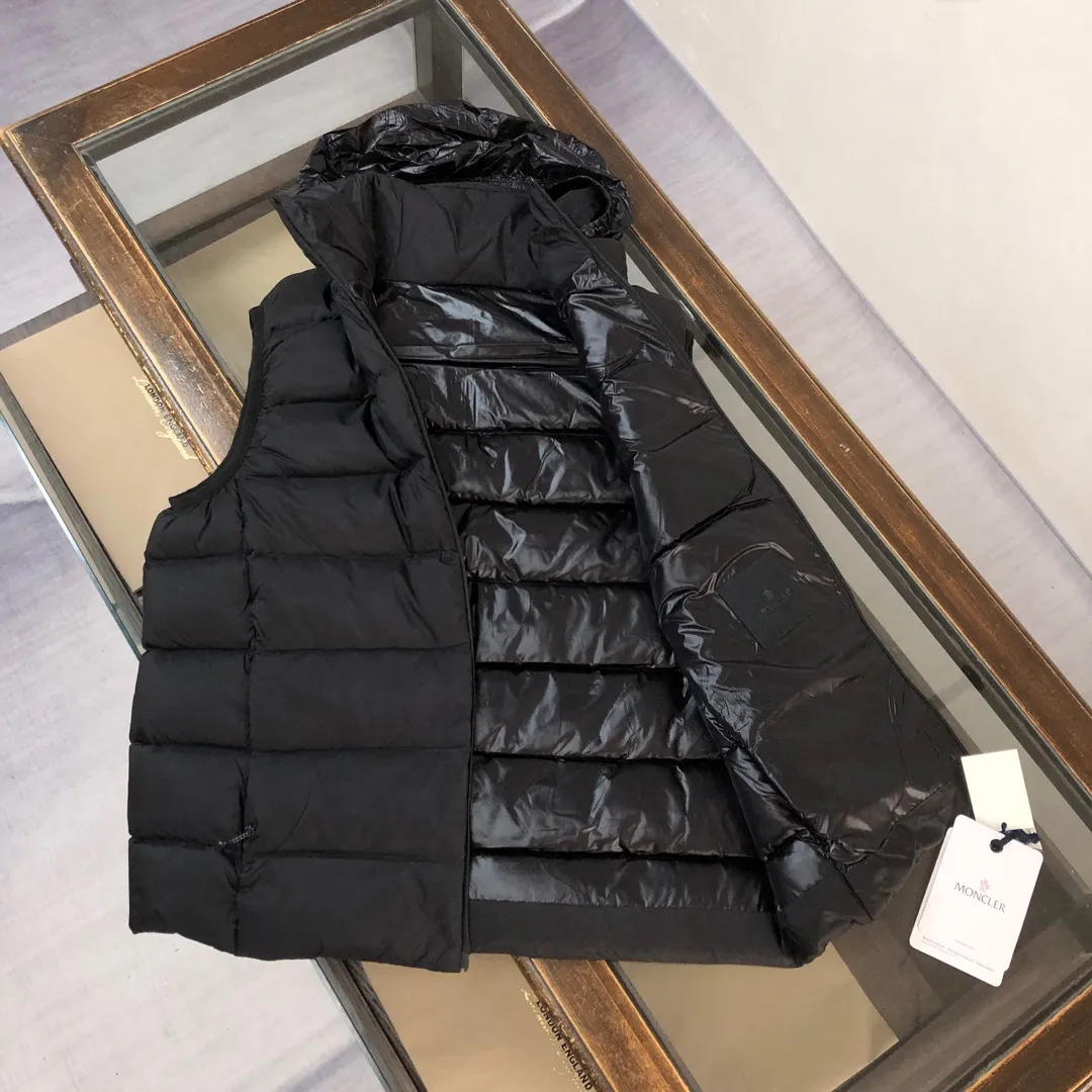 🔥🔥Moncler 24 New Arrival！ ！ ！ ！ 100% Breathable ， ！ 90% Rebound ， ！ ， ！ 、 ！ Versatile ❤️ ：Black White Size：12345（M～3xl）